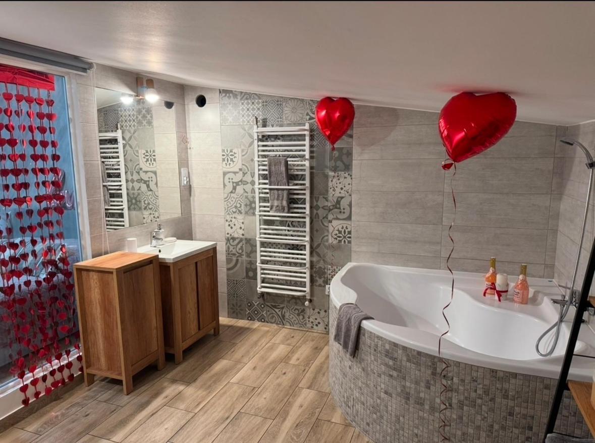 Dawna Mleczarnia Apartamenty Familijny Nowa Ruda Esterno foto